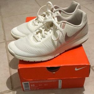 Nike sneakers size 10